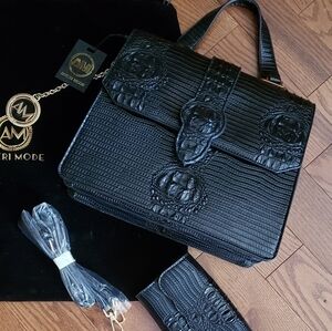 Amari MODA black structure handbag and wallet Crocodile pattern style. New